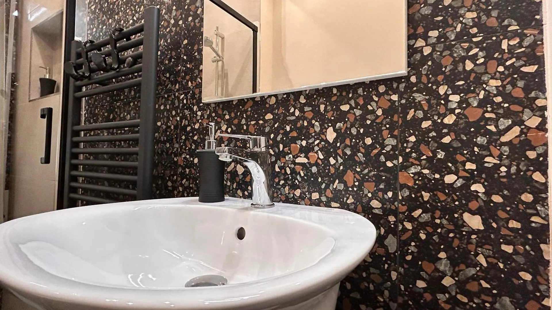 Casa Daura - Your Comfortable Apartment In Bologna - Parking