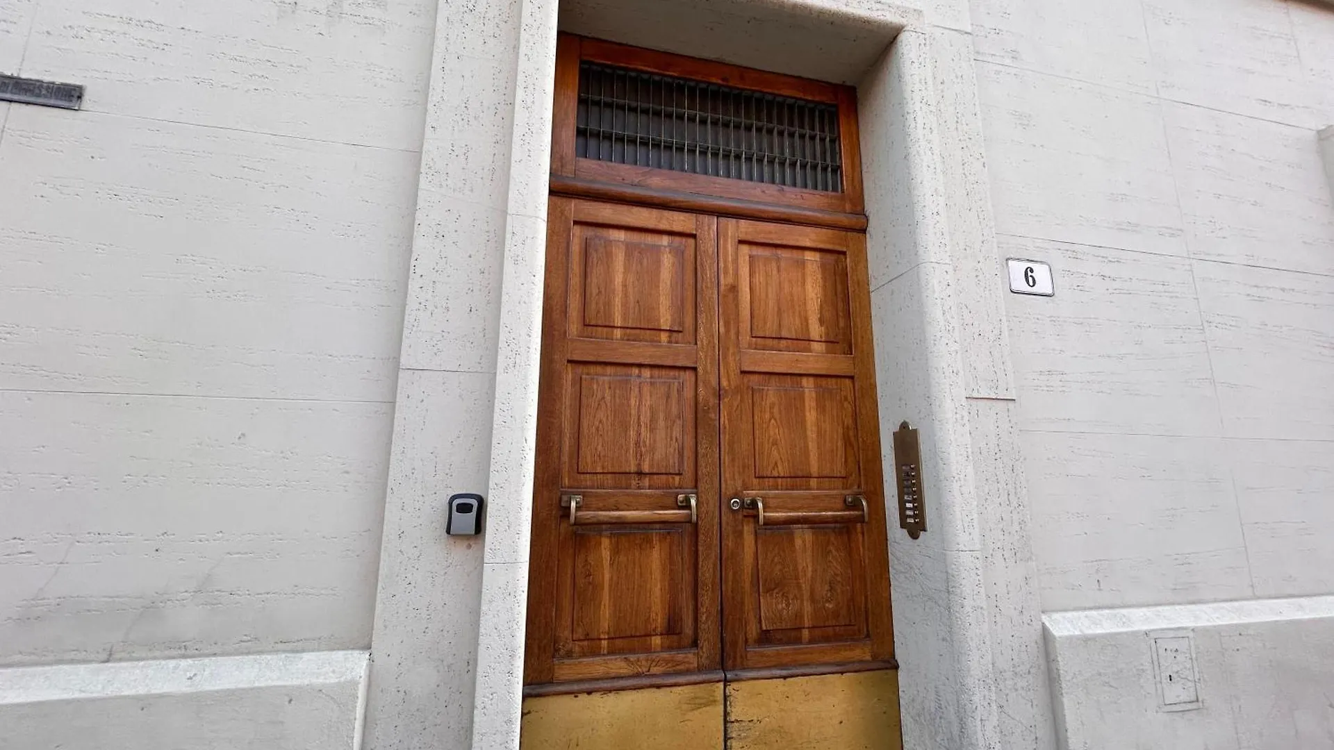 Casa Daura - Your Comfortable Apartment In Bologna - Parking