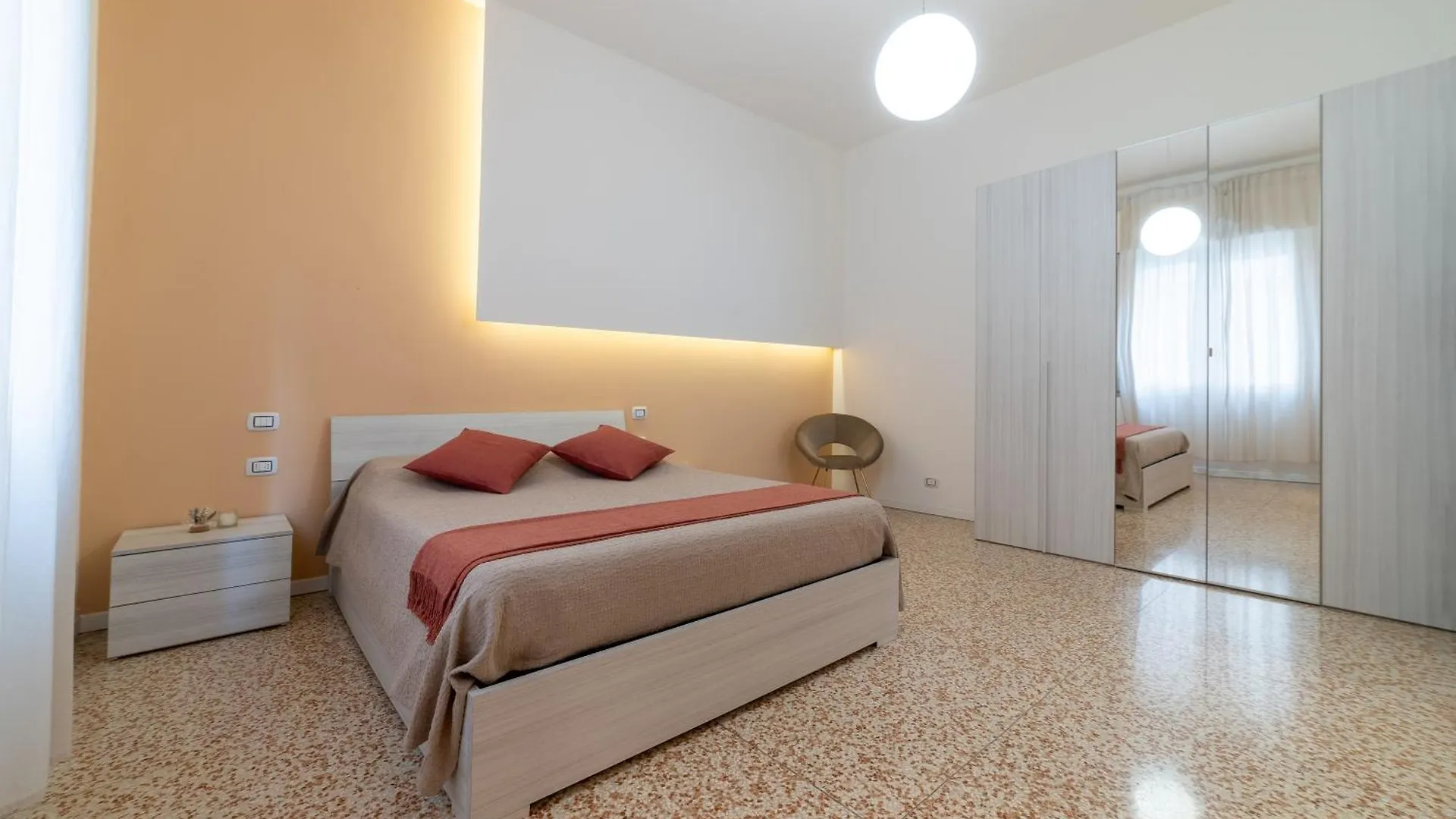 Casa Daura - Your Comfortable Apartment In Bologna - Parking Italy