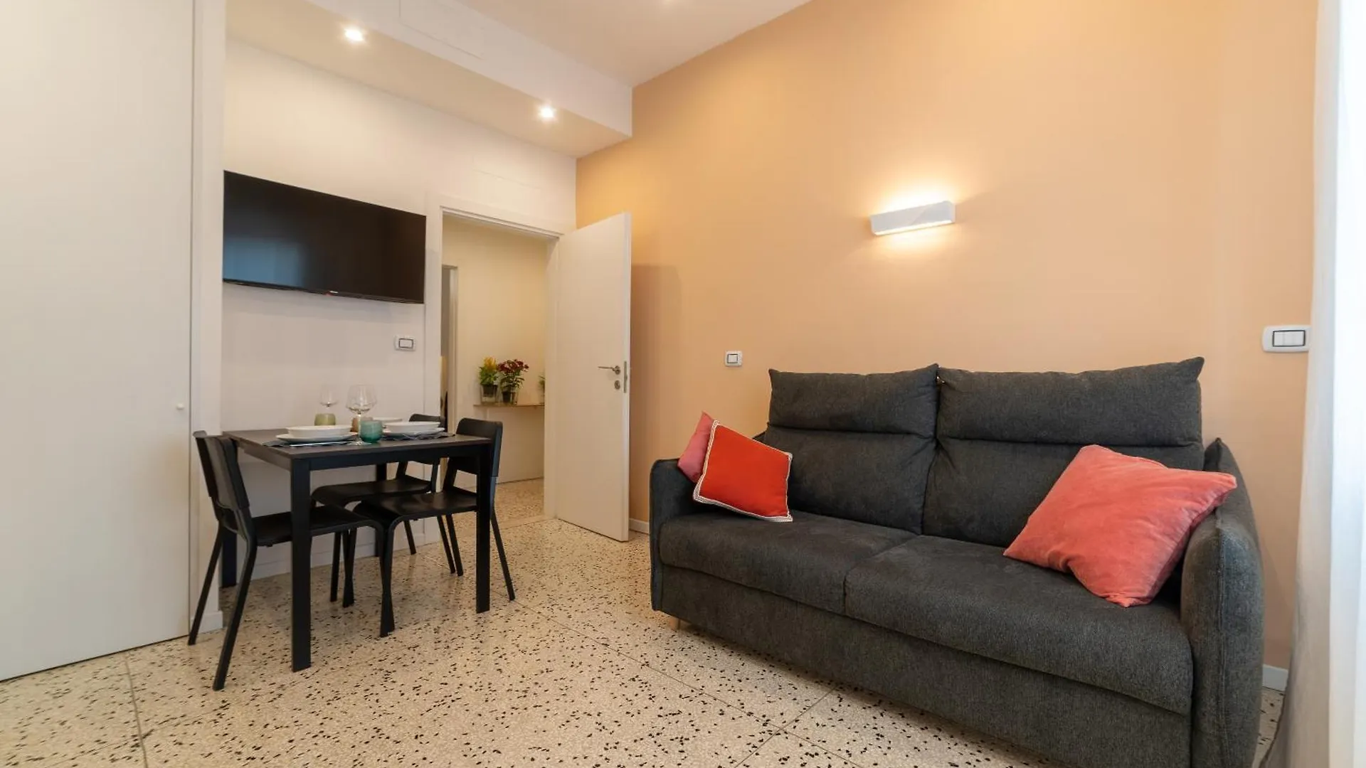Casa Daura - Your Comfortable Apartment In Bologna - Parking